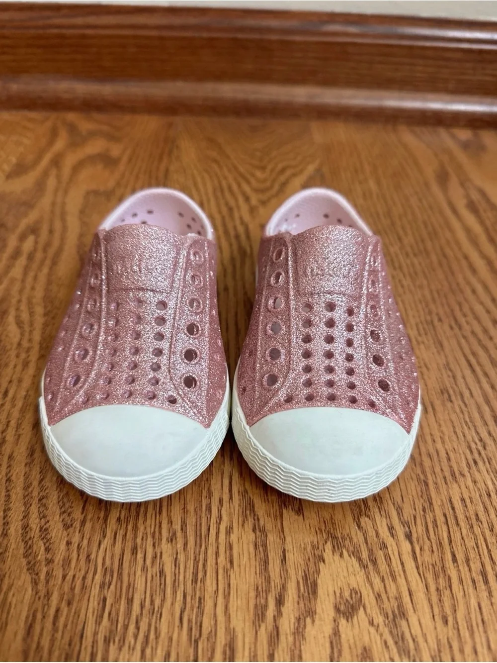 Native Slip-On Shoes Girls size C5 Pink Glitter